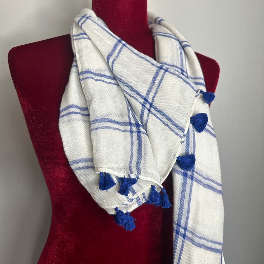 White and blue stripe scarf